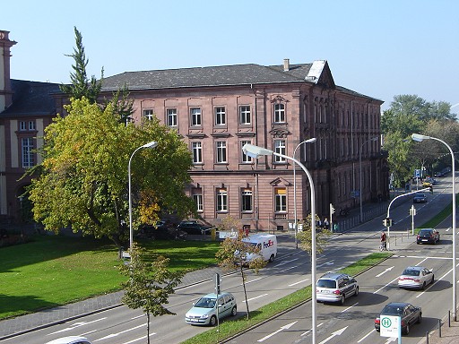Hauptgebäude
